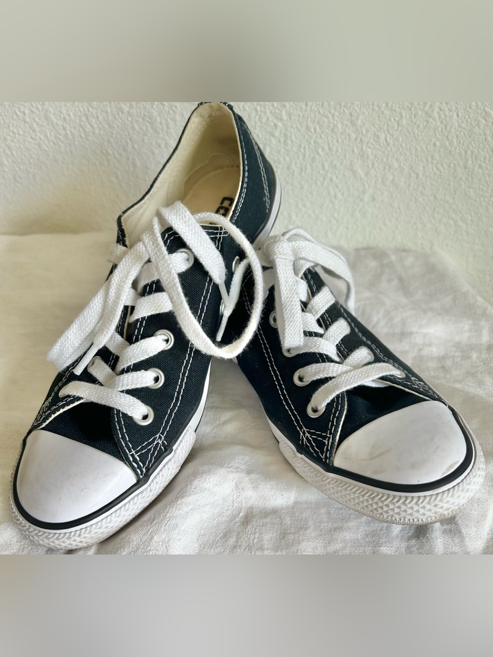 CONVERSE Classic All Star Chuck Taylor Low Top Black White Womens Sneaker Size 6